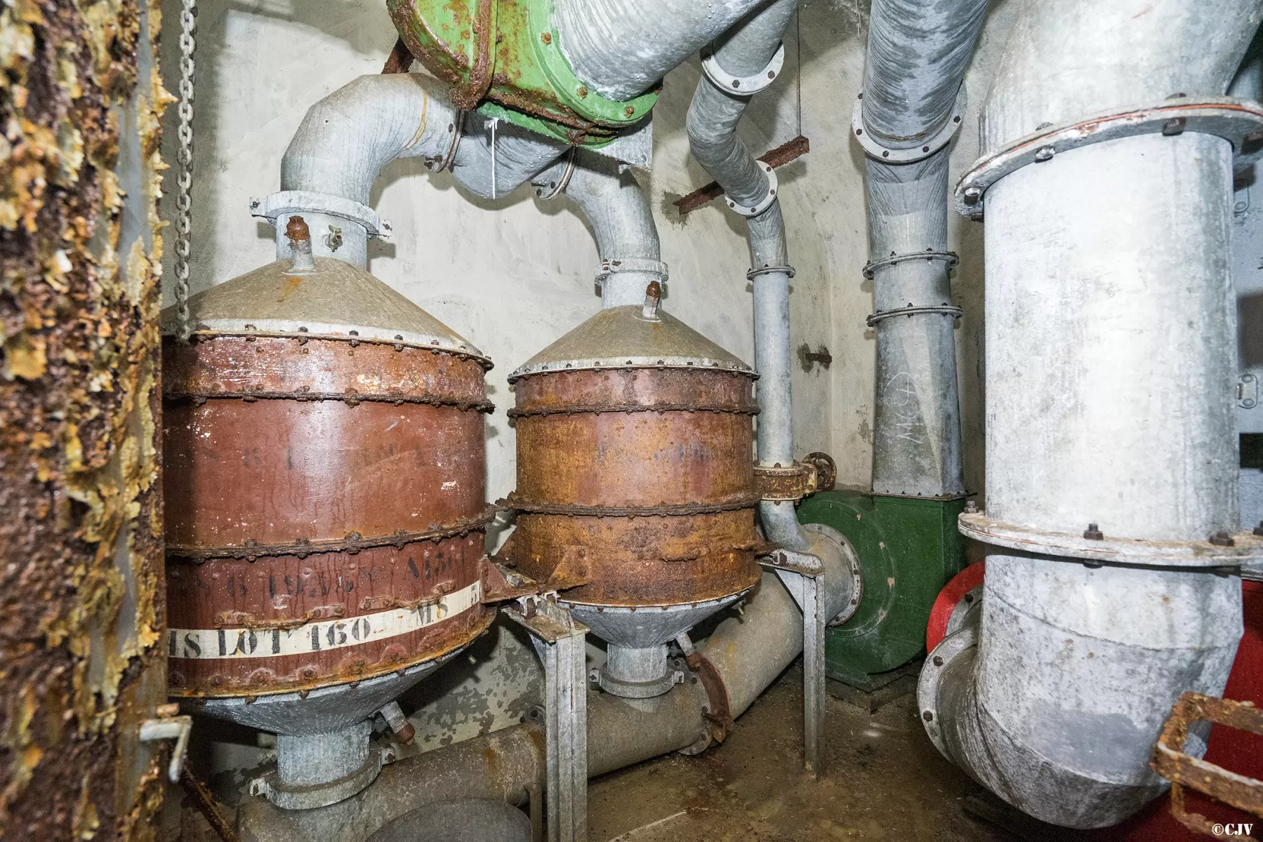 Ligne Maginot - LAVOIR - (Ouvrage d'artillerie) - Entrée munitions
Local de neutralisation - Lia VERMEULEN