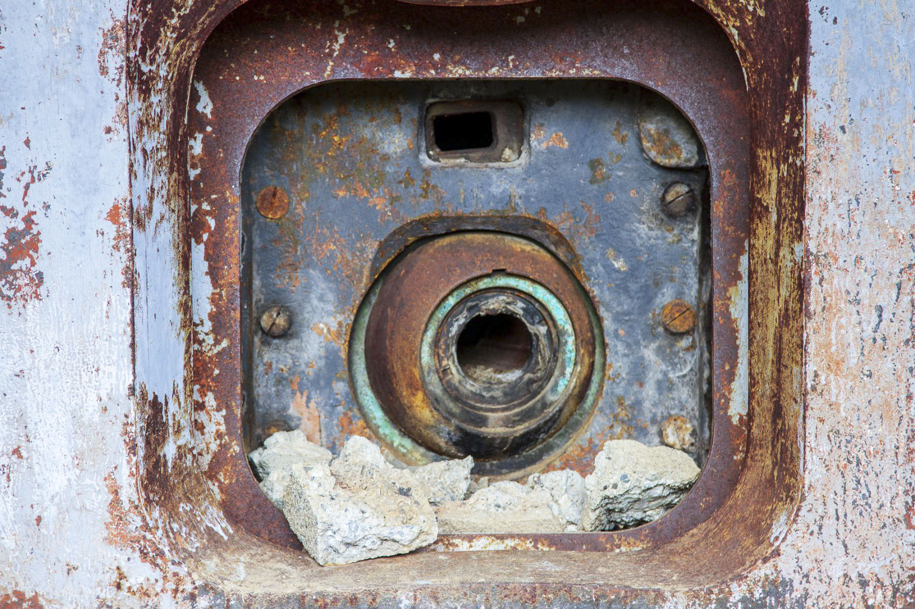 Ligne Maginot - LAVOIR - (Ouvrage d'artillerie) - Bloc 1
Embrasure de canon-mortier de 75 mle 31 - Michel Teiten