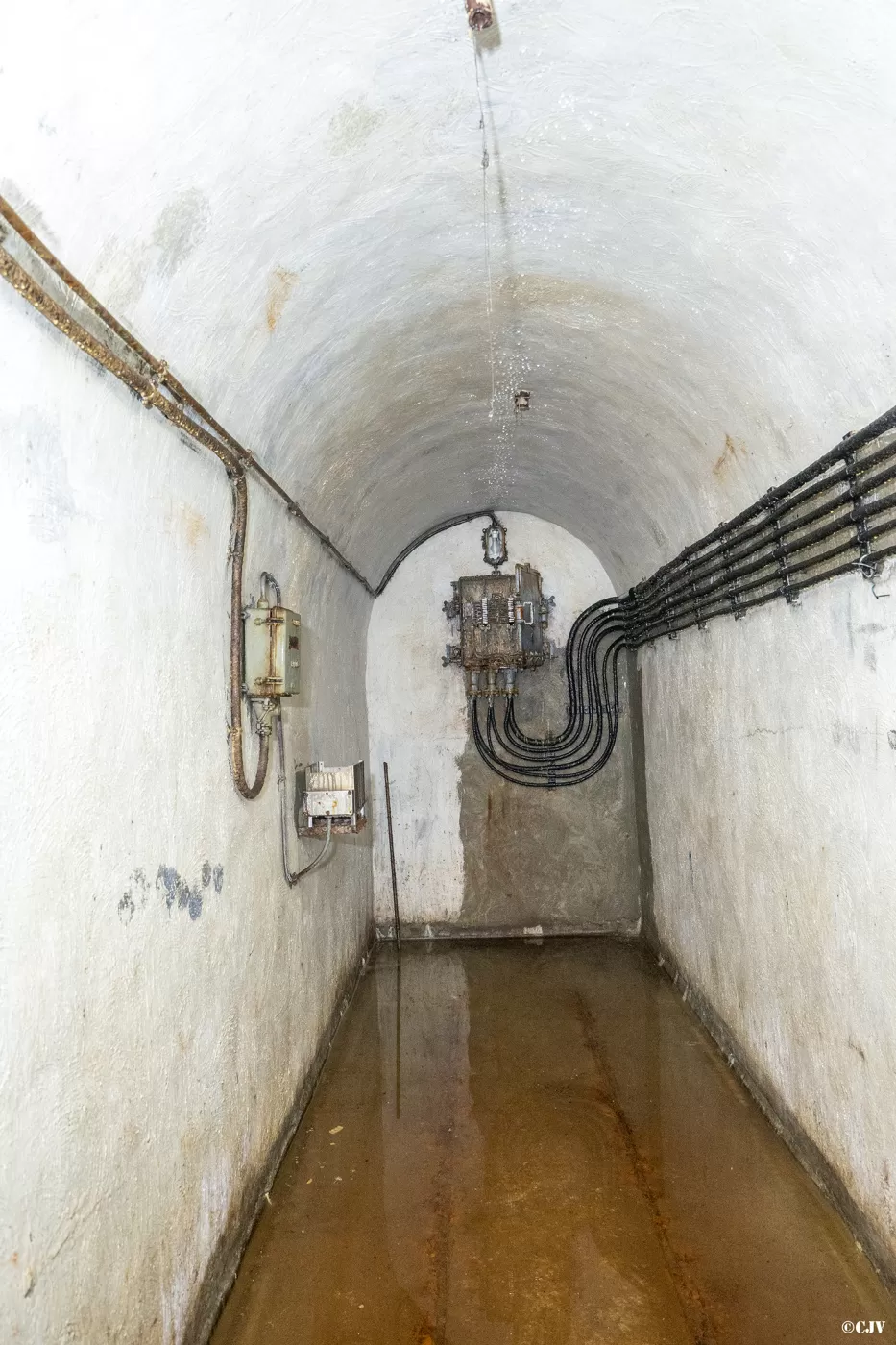 Ligne Maginot - LAVOIR - (Ouvrage d'artillerie) - Bloc 2
Garage pour chariots au pied du bloc - Lia VERMEULEN