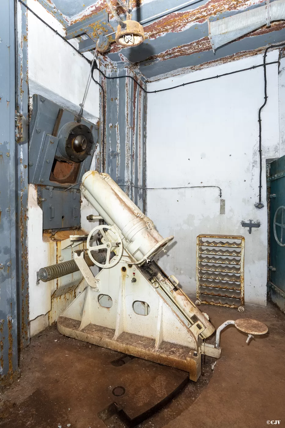 Ligne Maginot - LAVOIR - (Ouvrage d'artillerie) - Bloc 5
Chambre de tir gauche pour mortiers de 81 mle 32 - Lia VERMEULEN