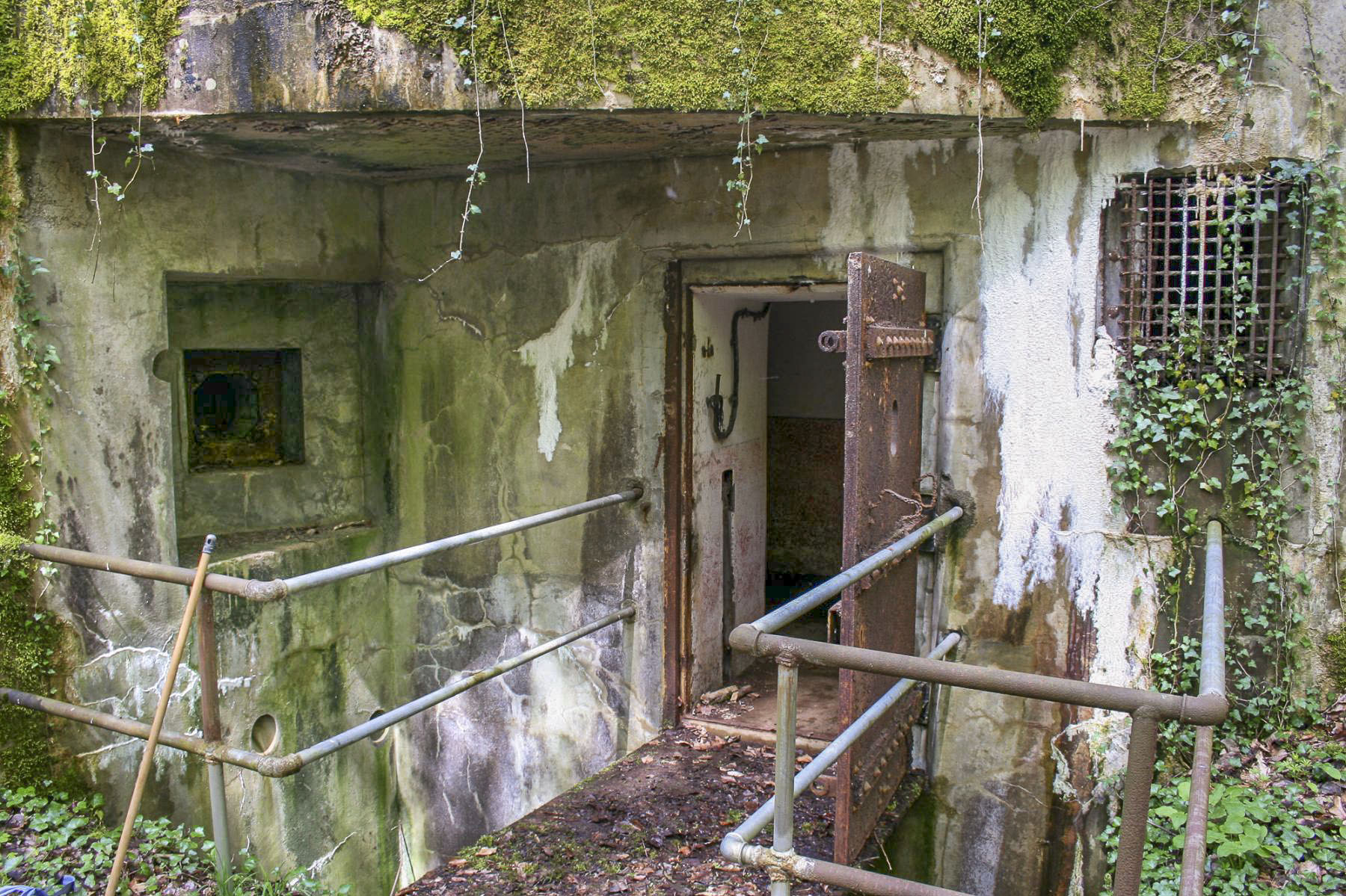 Ligne Maginot - BOIS D'ESCHERANGE - X3 (QUARTIER KANFEN - I/169°RIF) - (Abri) - Entrée du coffre gauche - Michel Teiten