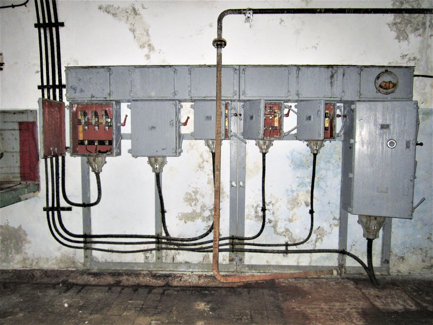 Ligne Maginot - LAVOIR - (Ouvrage d'artillerie) - L'usine électrique
Tableau basse tension