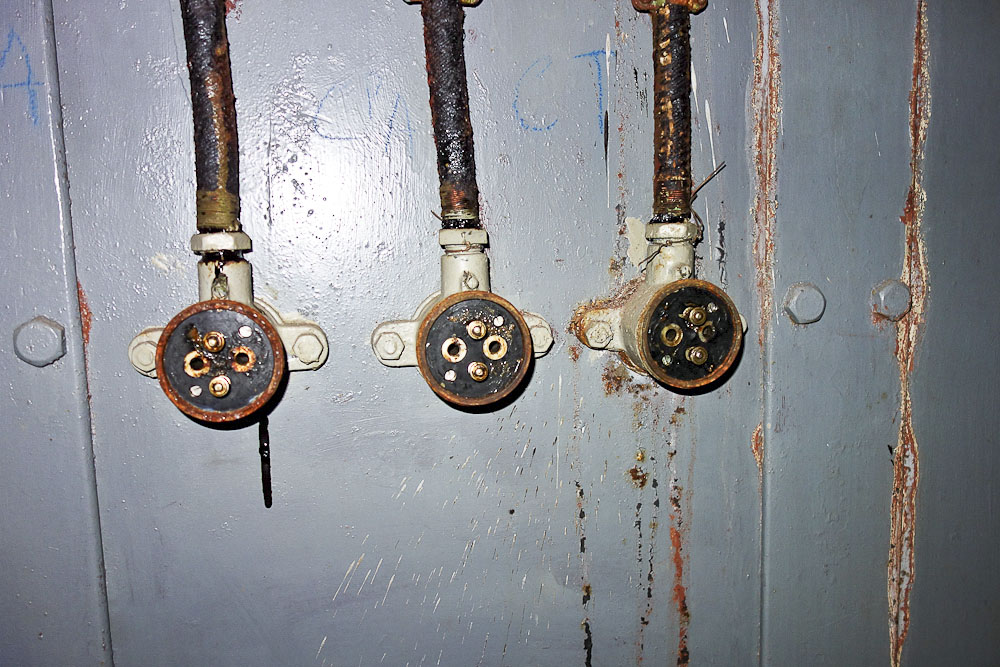 Ligne Maginot - PAS DU ROC - (Ouvrage d'artillerie) - Bloc 2
Prises téléphoniques