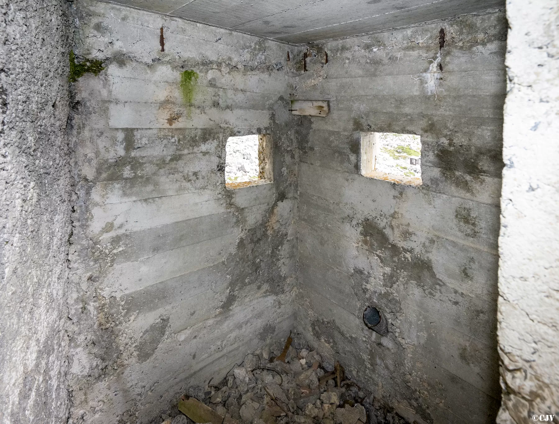 Ligne Maginot - PAS DU ROC - (Ouvrage d'artillerie) - Bloc 3
L'intérieur du poste - Lia VERMEULEN