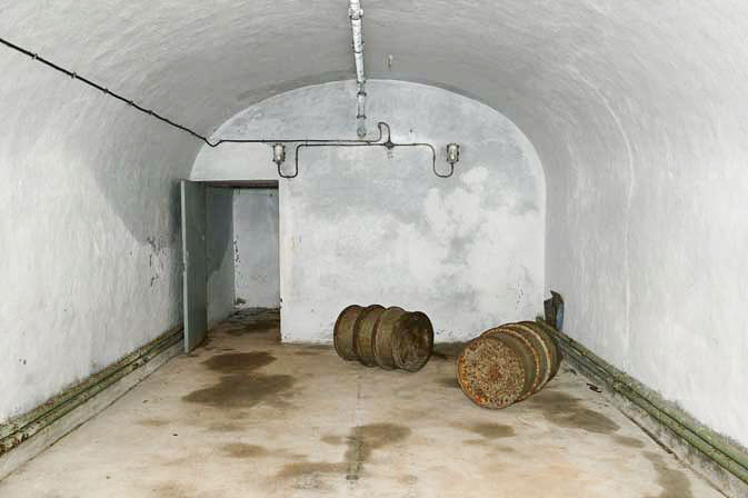 Ligne Maginot - PAS DU ROC - (Ouvrage d'artillerie) - Bloc 3
Le magasin M2, prévu pour stocker 3000 coups de 75