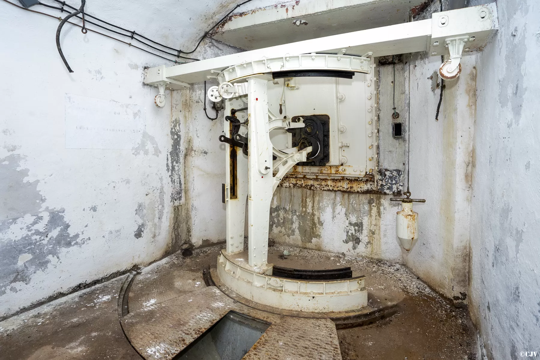 Ligne Maginot - PAS DU ROC - (Ouvrage d'artillerie) - Bloc 3
Obusier de 75 mle 31 de droite - Lia VERMEULEN