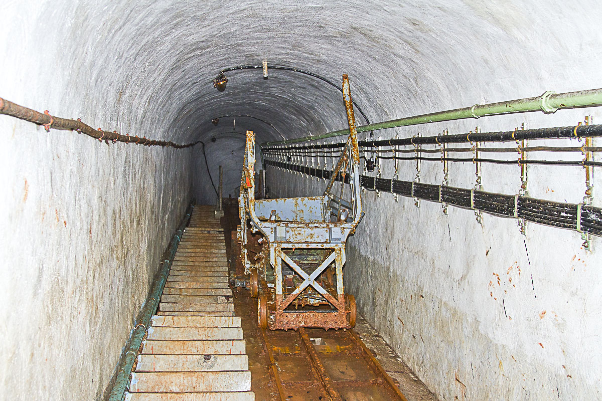Ligne Maginot - PAS DU ROC - (Ouvrage d'artillerie) - Bloc 4
Plan incliné montant au bloc