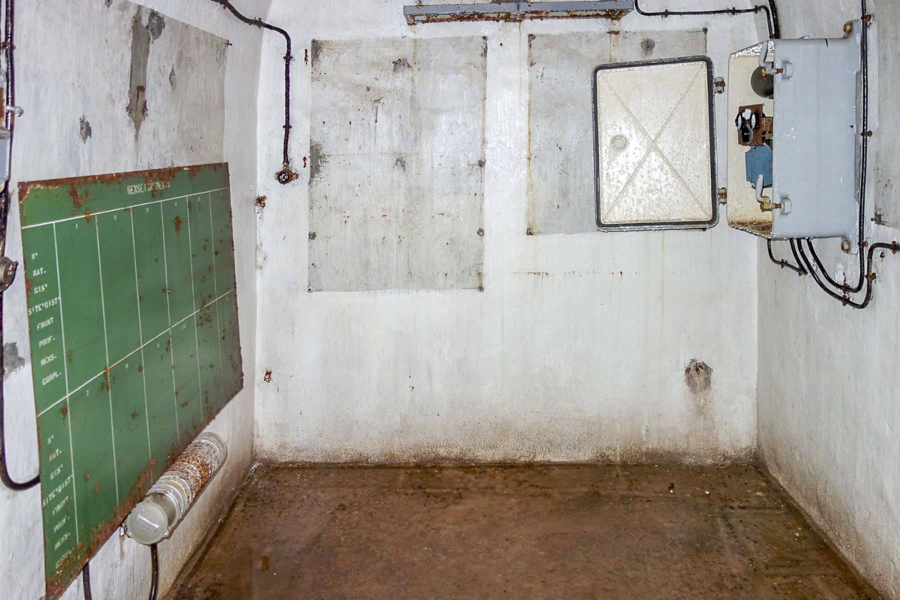 Ligne Maginot - PAS DU ROC - (Ouvrage d'artillerie) - Bloc 4
Le PC - Michel Teiten