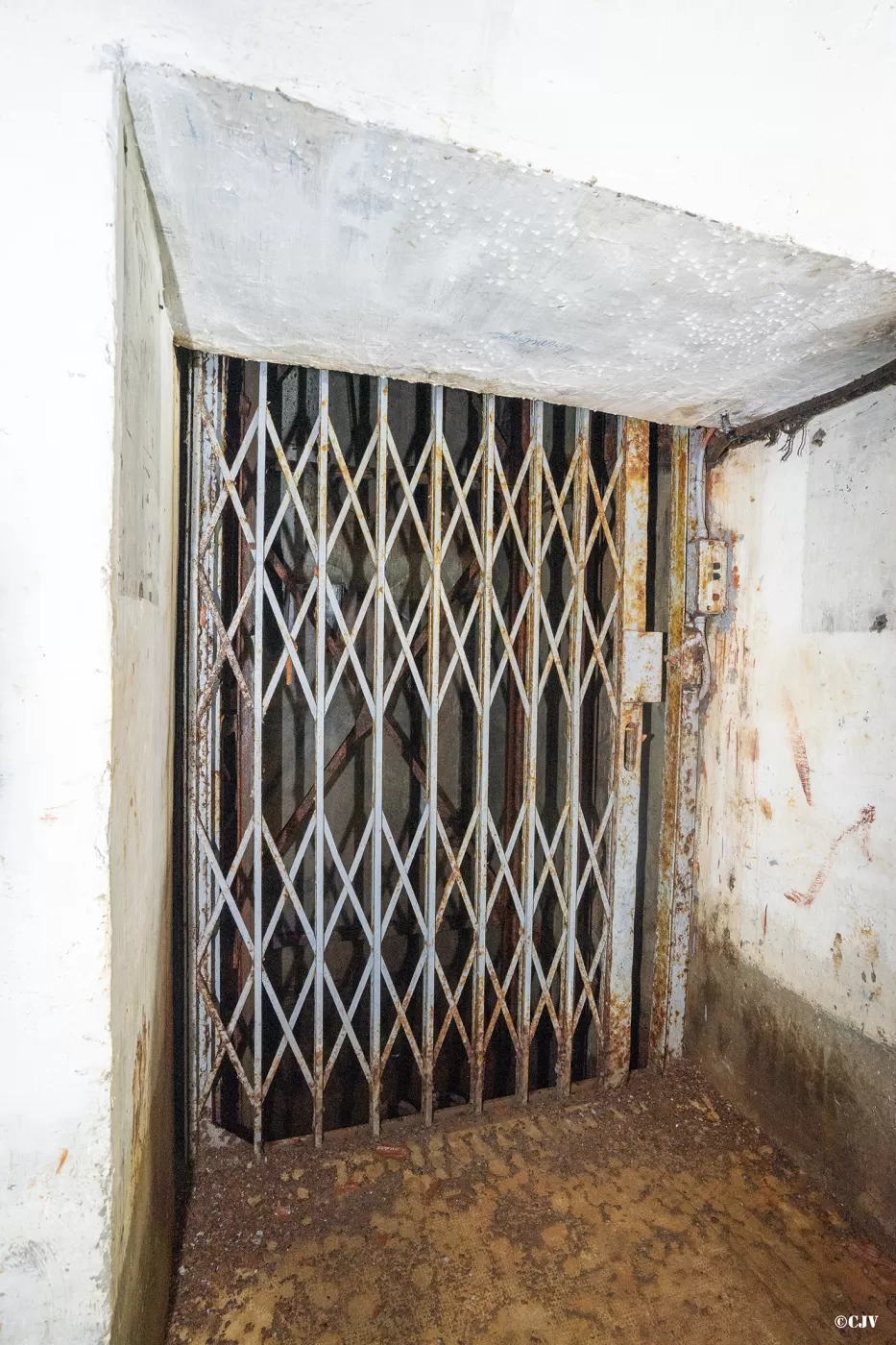 Ligne Maginot - PAS DU ROC - (Ouvrage d'artillerie) - Bloc 4
Monte-charge - Lia VERMEULEN