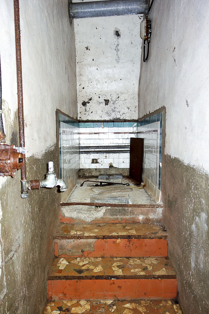 Ligne Maginot - PAS DU ROC - (Ouvrage d'artillerie) - Caserne de l'ouvrage
Toilette pour officier ?