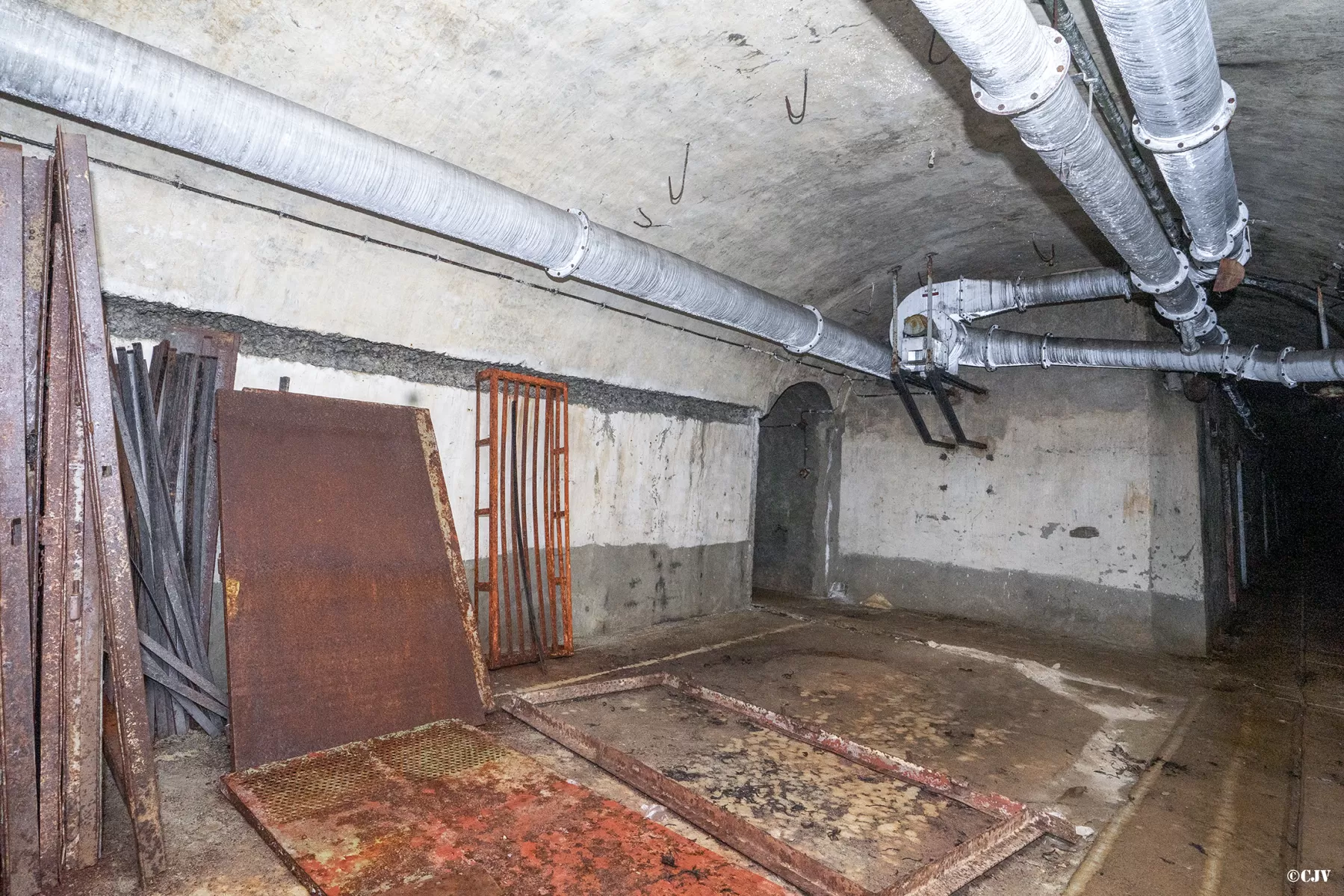 Ligne Maginot - PAS DU ROC - (Ouvrage d'artillerie) - Partie inachevée du casernement - Lia VERMEULEN