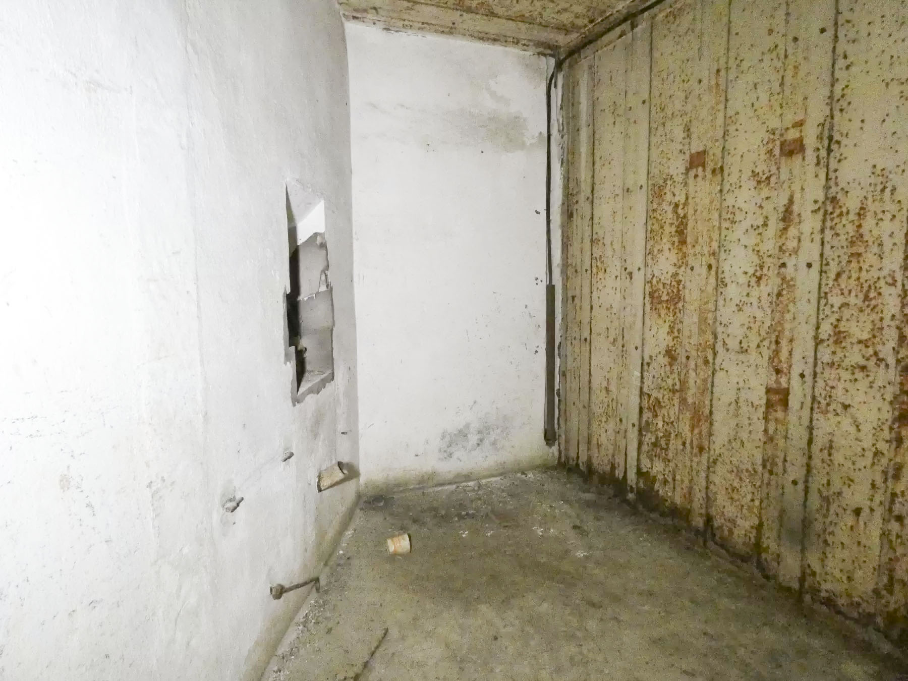 Ligne Maginot - BOIS KARRE - X12 - (Abri) - La chambre de tir ouest pour FM. - STENGER Mathieu