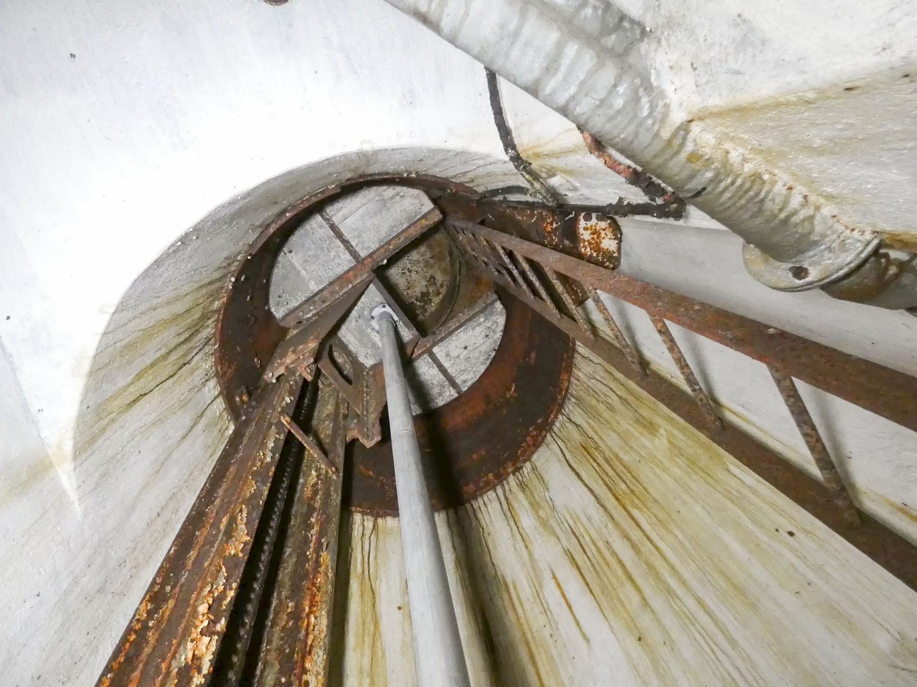 Ligne Maginot - BOIS KARRE - X12 - (Abri) - Le puits de la cloche GFM Est. - STENGER Mathieu