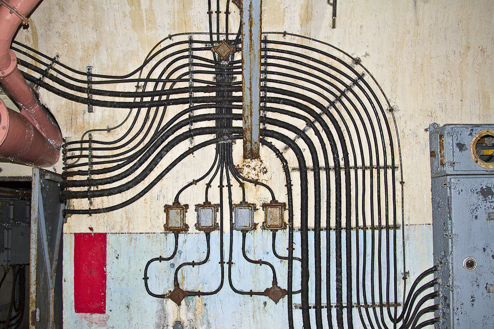 Ligne Maginot - PAS DU ROC - (Ouvrage d'artillerie) - Cablages dans l'usine