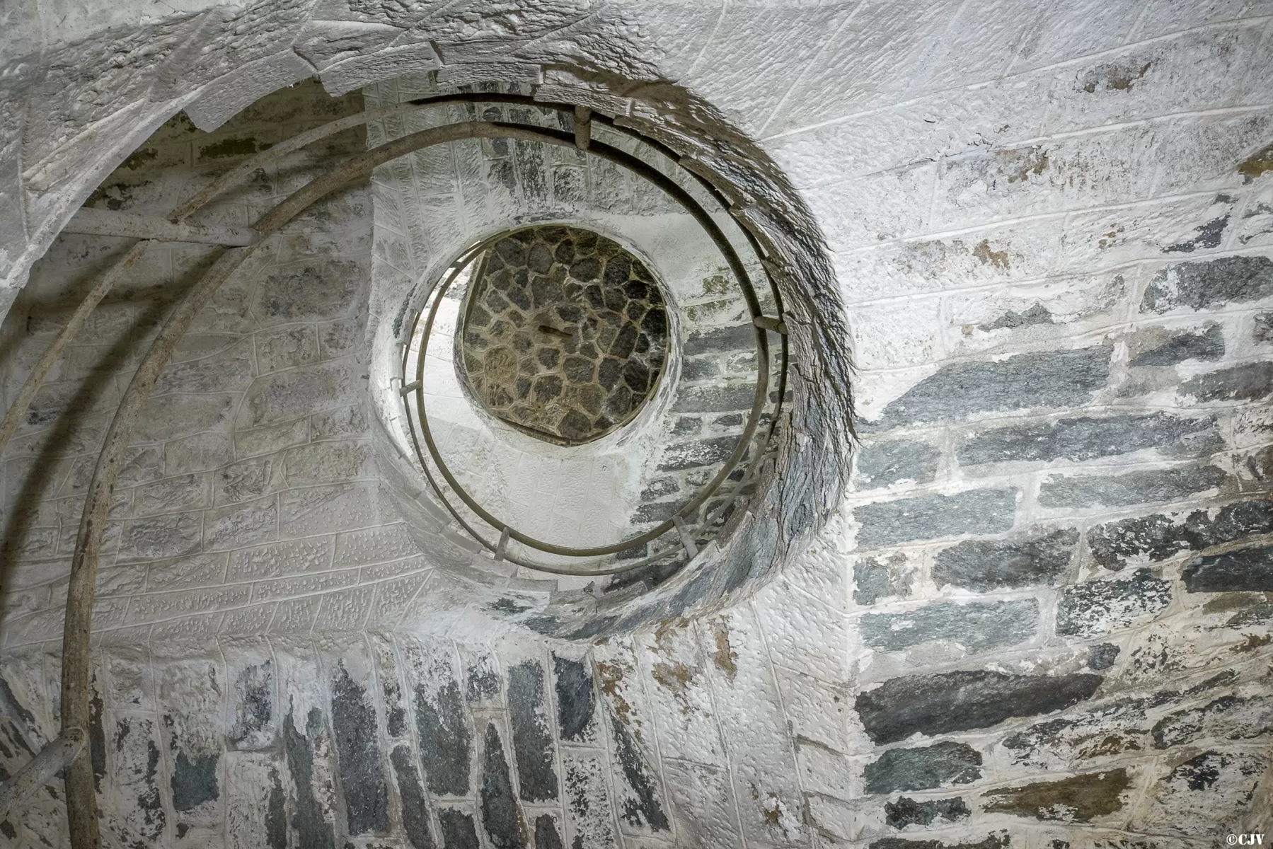 Ligne Maginot - REPLATON (QUARTIER ARC - 71° BAF) - (Position d'artillerie préparée) - Batterie C
Le magnifique escalier de liaison en colimaçon - Caspar Vermeulen