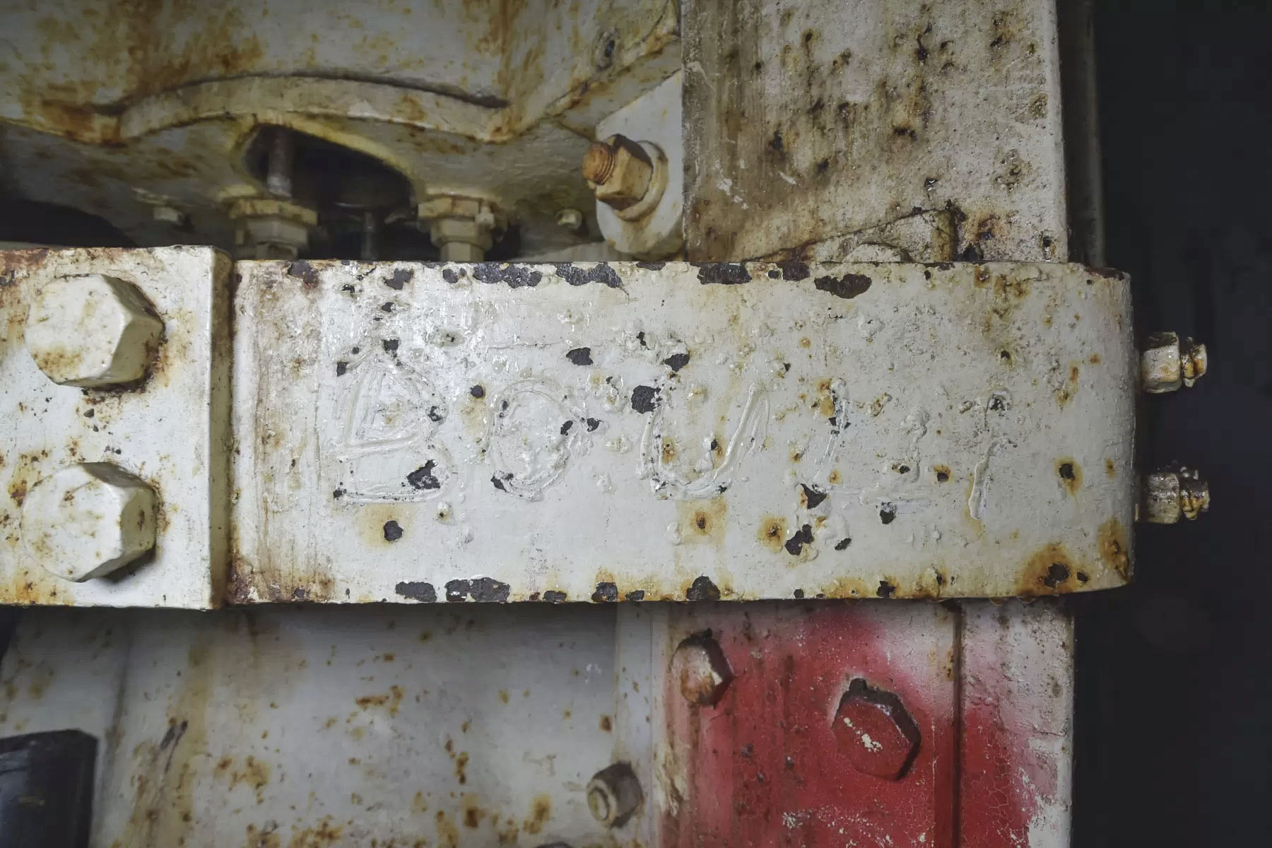 Ligne Maginot - DENTING - A28 - (Ouvrage d'infanterie) - Bloc 3
Texte en relief - Ludovic KNAPP