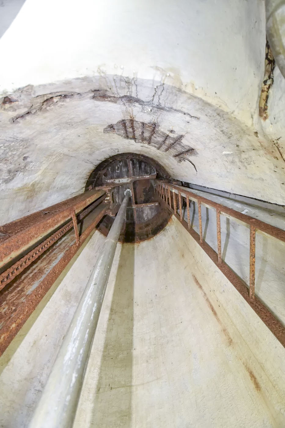 Ligne Maginot - DENTING - A28 - (Ouvrage d'infanterie) - Bloc 3
Cloche GFM - Ludovic KNAPP