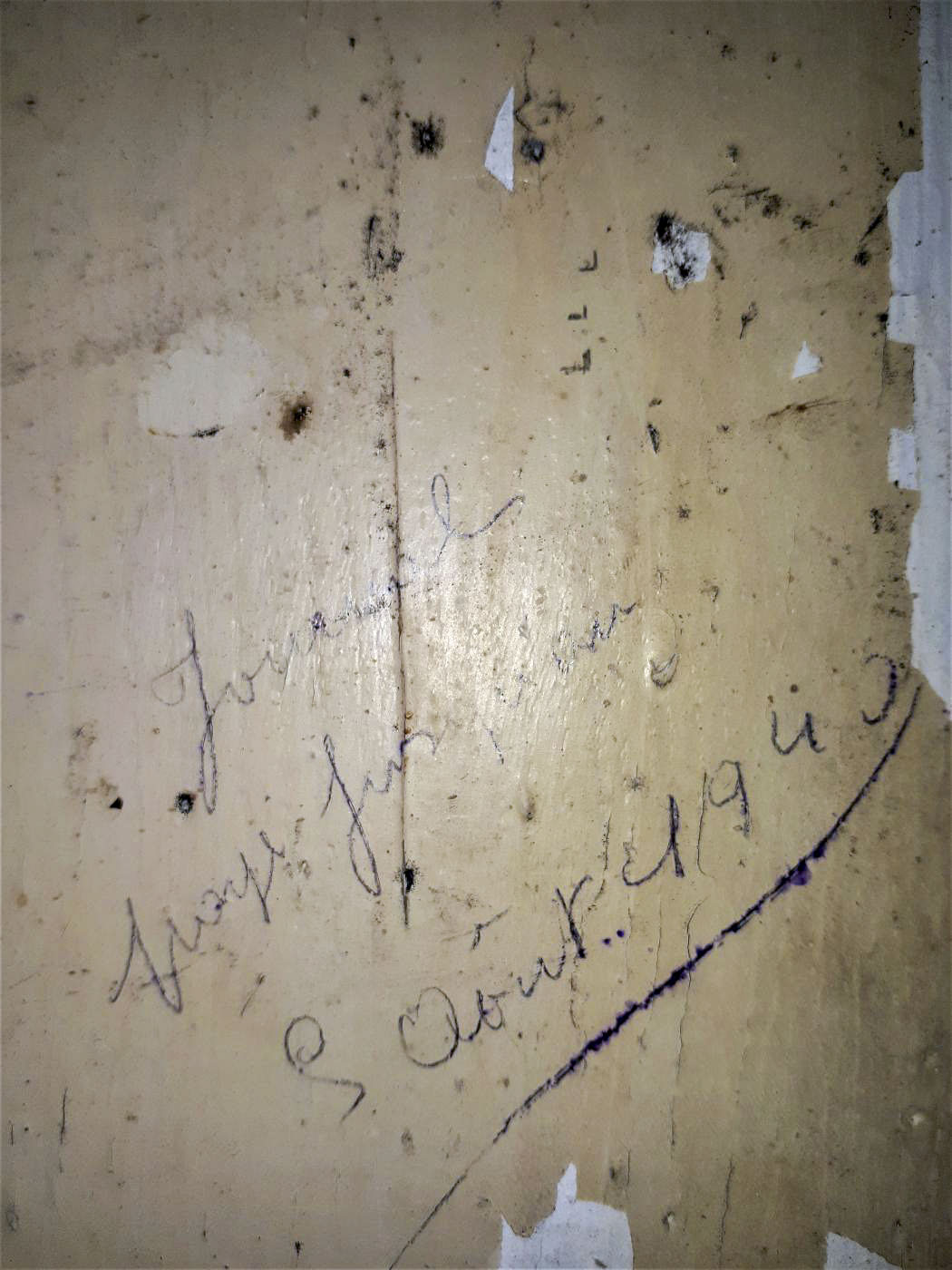 Ligne Maginot - SAINT ANTOINE - (Ouvrage d'artillerie) - Bloc EHM
Graffiti daté du 9/08/1940