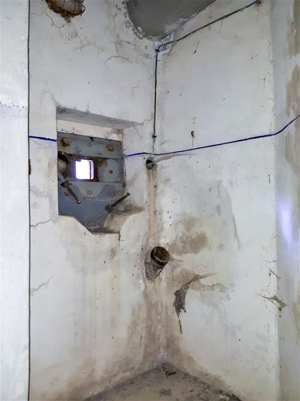 Ligne Maginot - SAINT ANTOINE - (Ouvrage d'artillerie) - Bloc 1
Etage supérieur
Caponnière FM