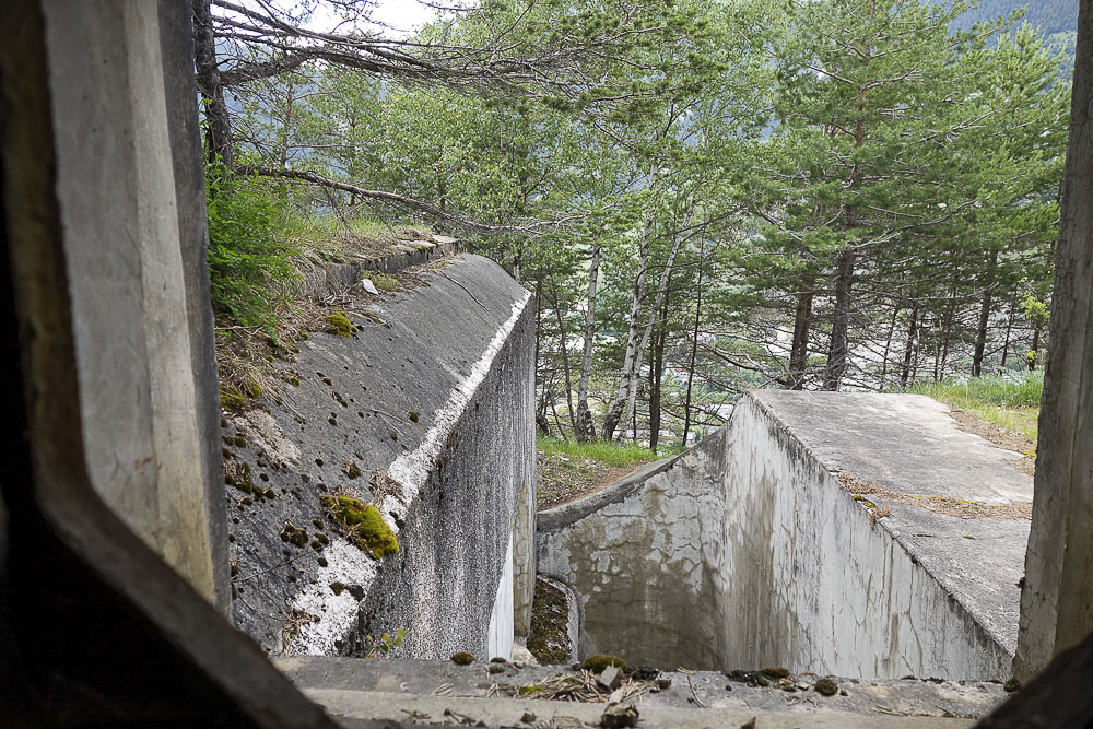 Ligne Maginot - SAINT ANTOINE - (Ouvrage d'artillerie) - Bloc 1
Etage supérieur
Vue depuis le créneau FM de défense rapprochée
