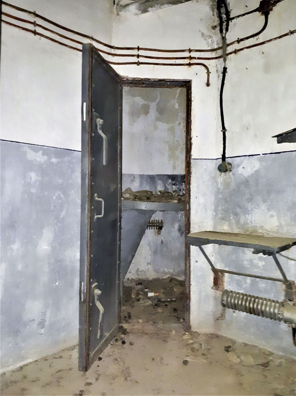Ligne Maginot - SAINT ANTOINE - (Ouvrage d'artillerie) - Bloc 1
Etage supérieur
Accès à la cloche GFM
