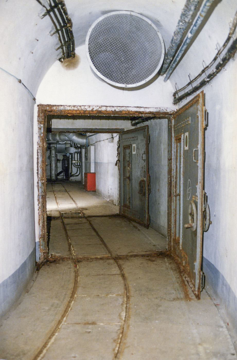 Ligne Maginot - SAINT ANTOINE - (Ouvrage d'artillerie) - Bloc 1
Locaux souterrains
Sas étanche du bloc