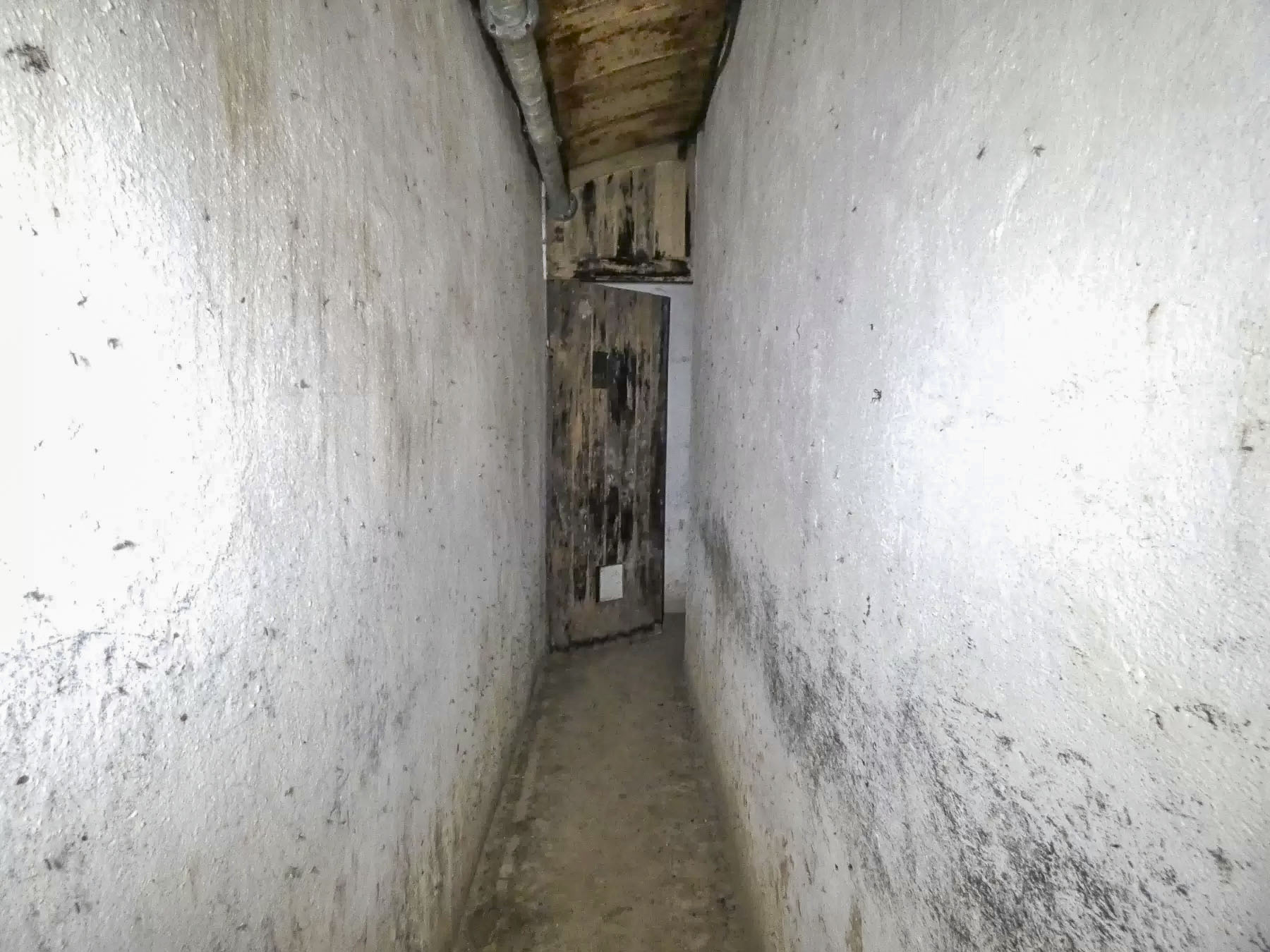 Ligne Maginot - BOIS KARRE - X12 - (Abri) - La galerie latérale de gauche. Au fond la porte du central téléphonique. - STENGER Mathieu