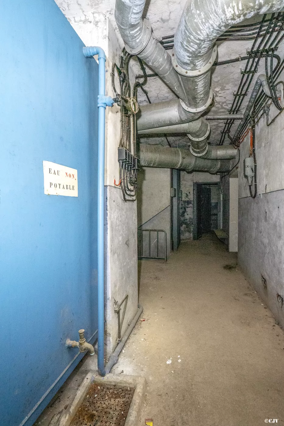 Ligne Maginot - SAINT ANTOINE - (Ouvrage d'artillerie) - Bloc 1
Etage supérieur
Réservoir d'eau - Lia VERMEULEN