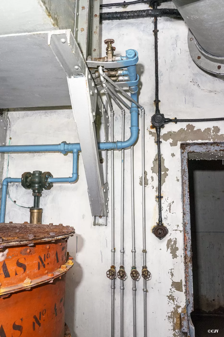 Ligne Maginot - SAINT ANTOINE - (Ouvrage d'artillerie) - Bloc 1
Salle des filtres du bloc - Lia VERMEULEN