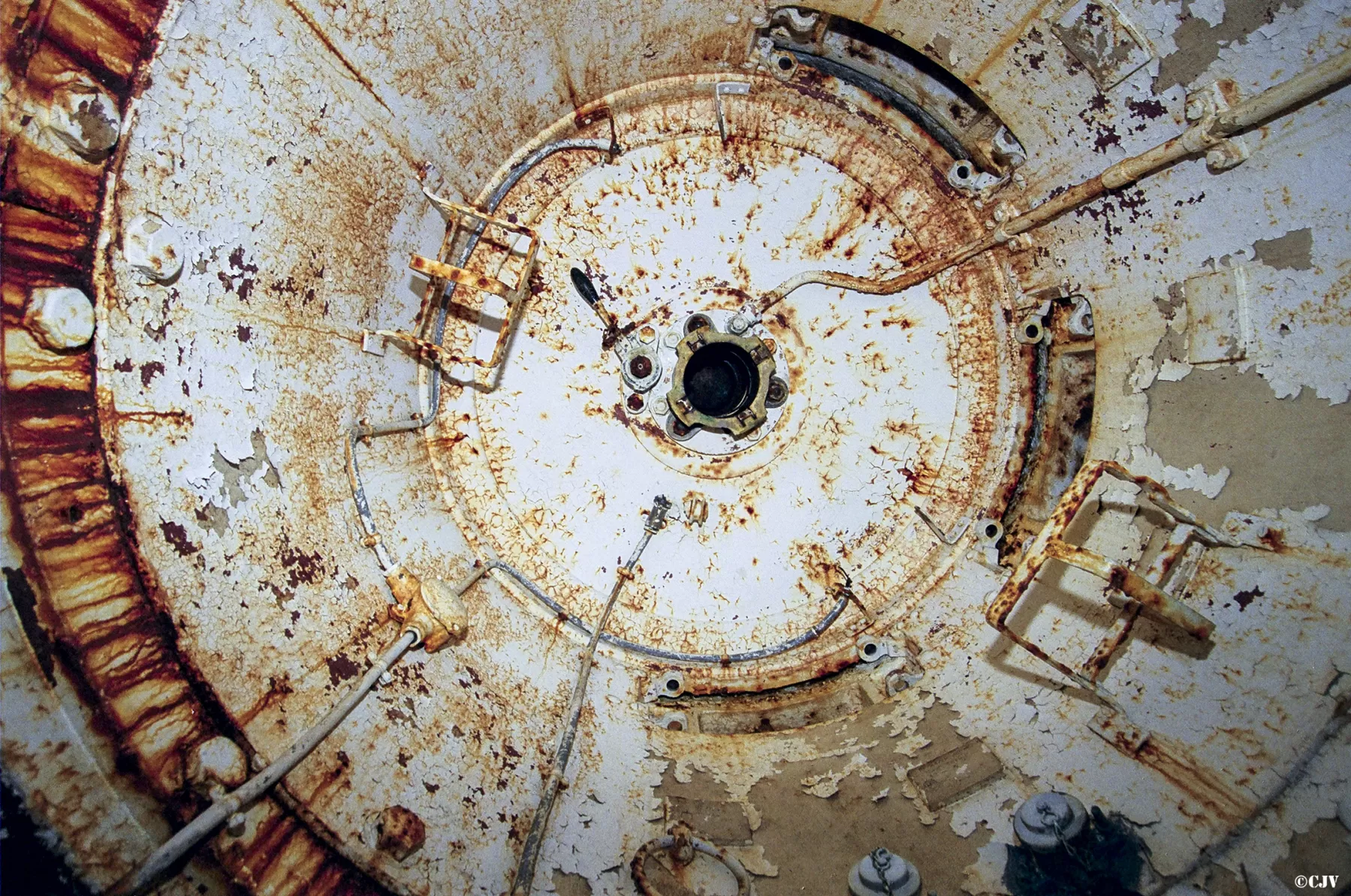 Ligne Maginot - SAINT ANTOINE - (Ouvrage d'artillerie) - Bloc 2
La cloche VDP - Lia VERMEULEN