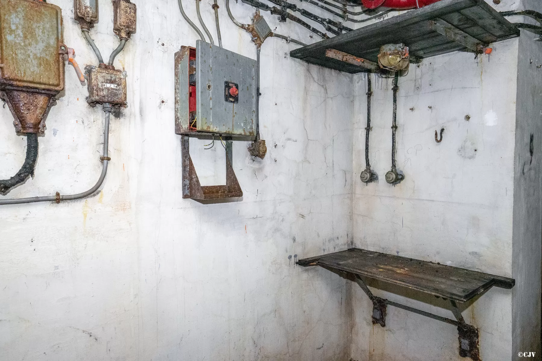 Ligne Maginot - SAINT ANTOINE - (Ouvrage d'artillerie) - Bloc 2
Poste téléphonique - Lia VERMEULEN