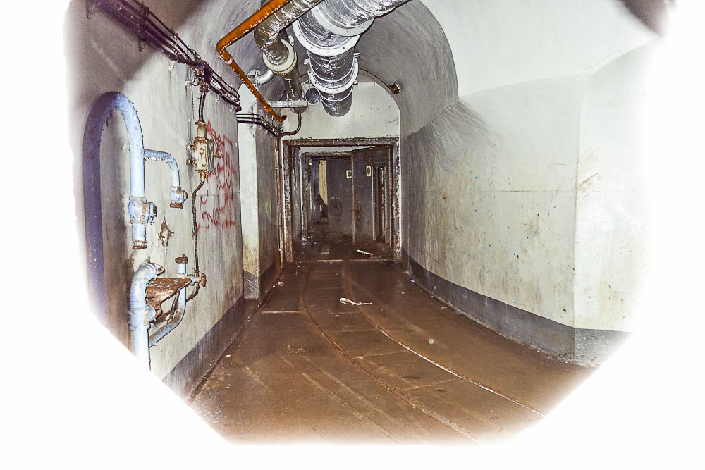 Ligne Maginot - SAINT ANTOINE - (Ouvrage d'artillerie) - Bloc EHM
L'entrée vue depuis le créneau de défense intérieure