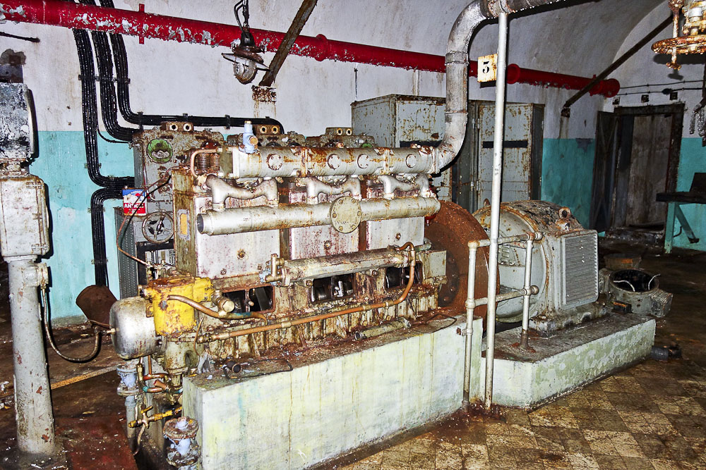 Ligne Maginot - SAINT ANTOINE - (Ouvrage d'artillerie) - L'usine électrique
Groupes électrogènes à moteur Alsthom