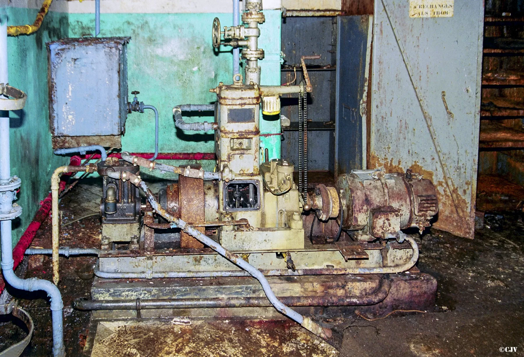 Ligne Maginot - SAINT ANTOINE - (Ouvrage d'artillerie) - L'usine électrique
Groupe  électrogène auxiliaire à moteur CLM 1 PJ 65