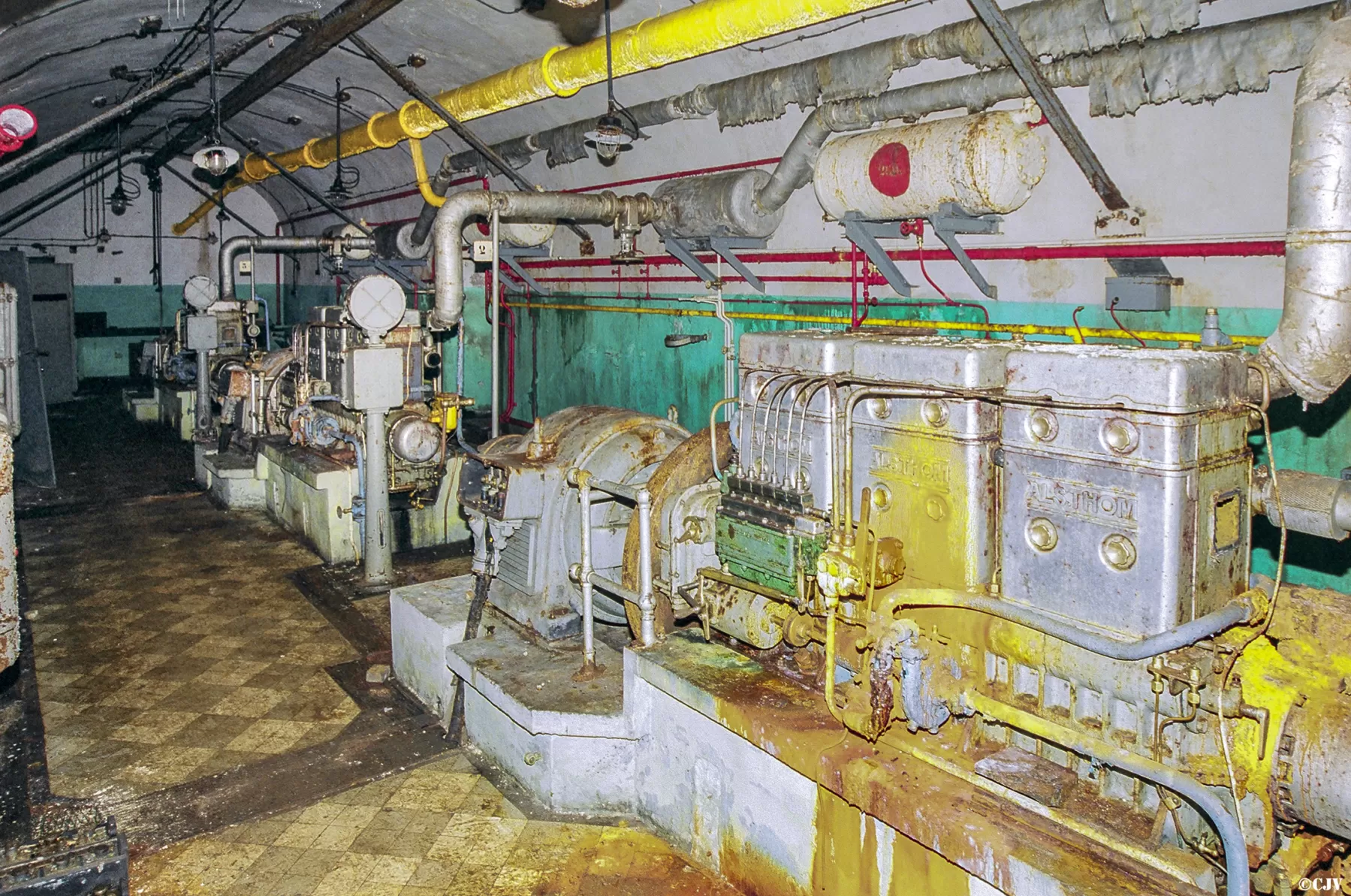 Ligne Maginot - SAINT ANTOINE - (Ouvrage d'artillerie) - L'usine électrique
Groupes électrogènes à moteur Alsthom