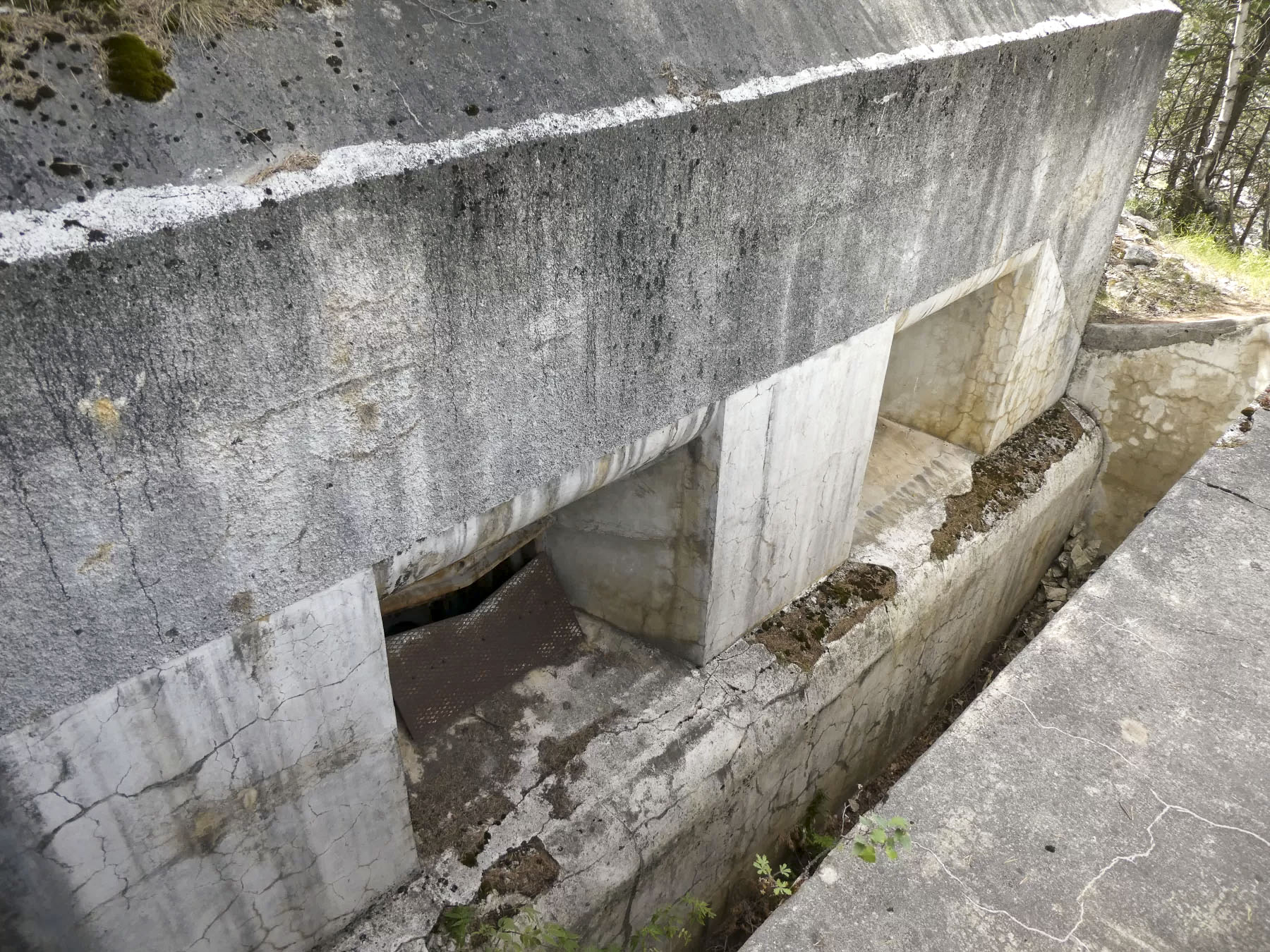 Ligne Maginot - SAINT ANTOINE - (Ouvrage d'artillerie) - Bloc 1
La chambre de tir ouest pour mortiers de 81 - ELLENA Daniel - CUNY Philippe