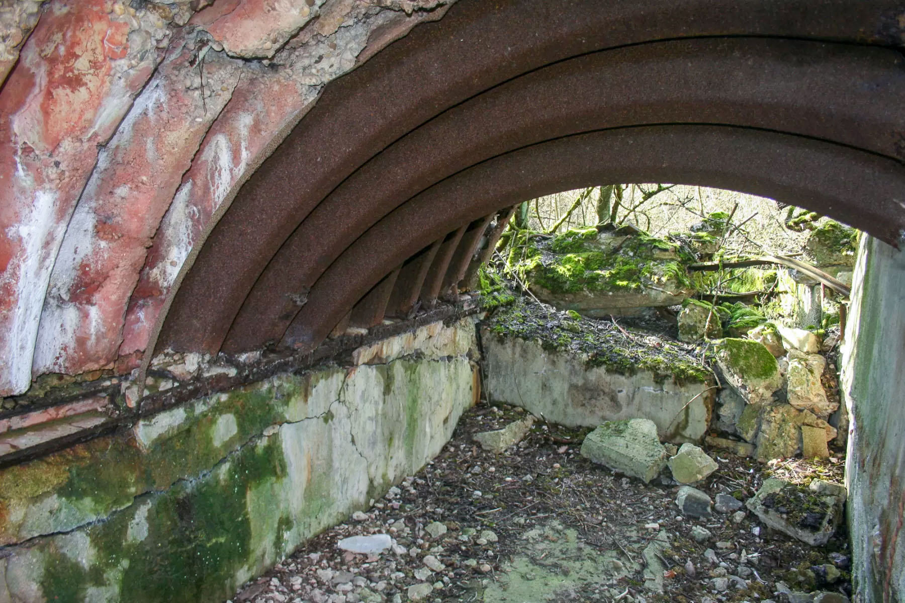 Ligne Maginot - CB10TER - SCHUMACHERBERG - (Blockhaus pour arme infanterie) - Partie arrière avec tôles métro. - Michel Teiten