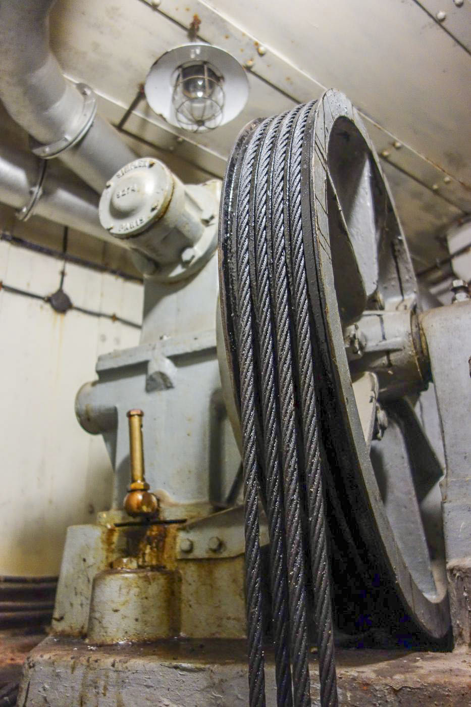 Ligne Maginot - SAINT GOBAIN - (Ouvrage d'infanterie) - Bloc 1
Niveau inférieur
Mécanisme du monte-charge - Michel Teiten