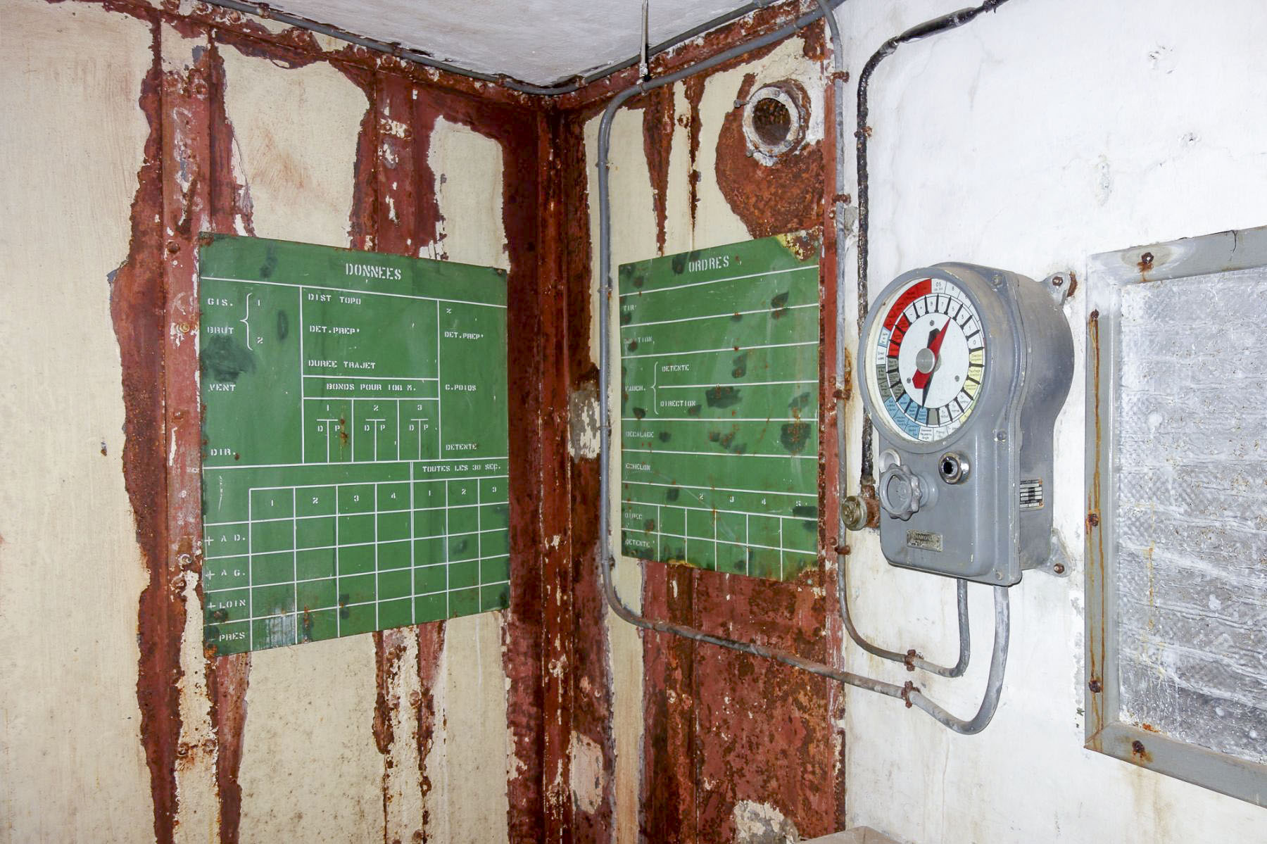 Ligne Maginot - SAINT GOBAIN - (Ouvrage d'infanterie) - Bloc 1
Etage inférieur
PC de tir - Michel Teiten