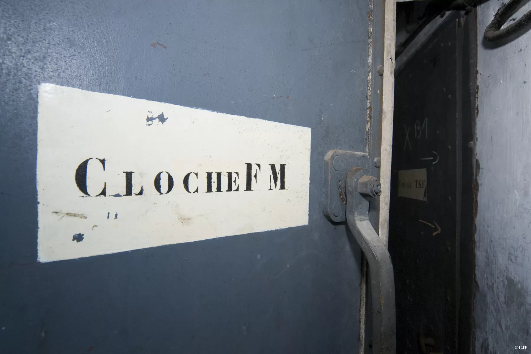 Ligne Maginot - SAPEY - (Ouvrage d'artillerie) - L'entrée mixte de l'ouvrage
Étage inférieur
L'accès à la cloche GFM - Lia VERMEULEN