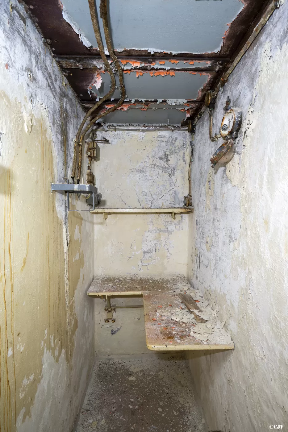 Ligne Maginot - SAPEY - (Ouvrage d'artillerie) - Bloc 3
Local radio - Lia VERMEULEN