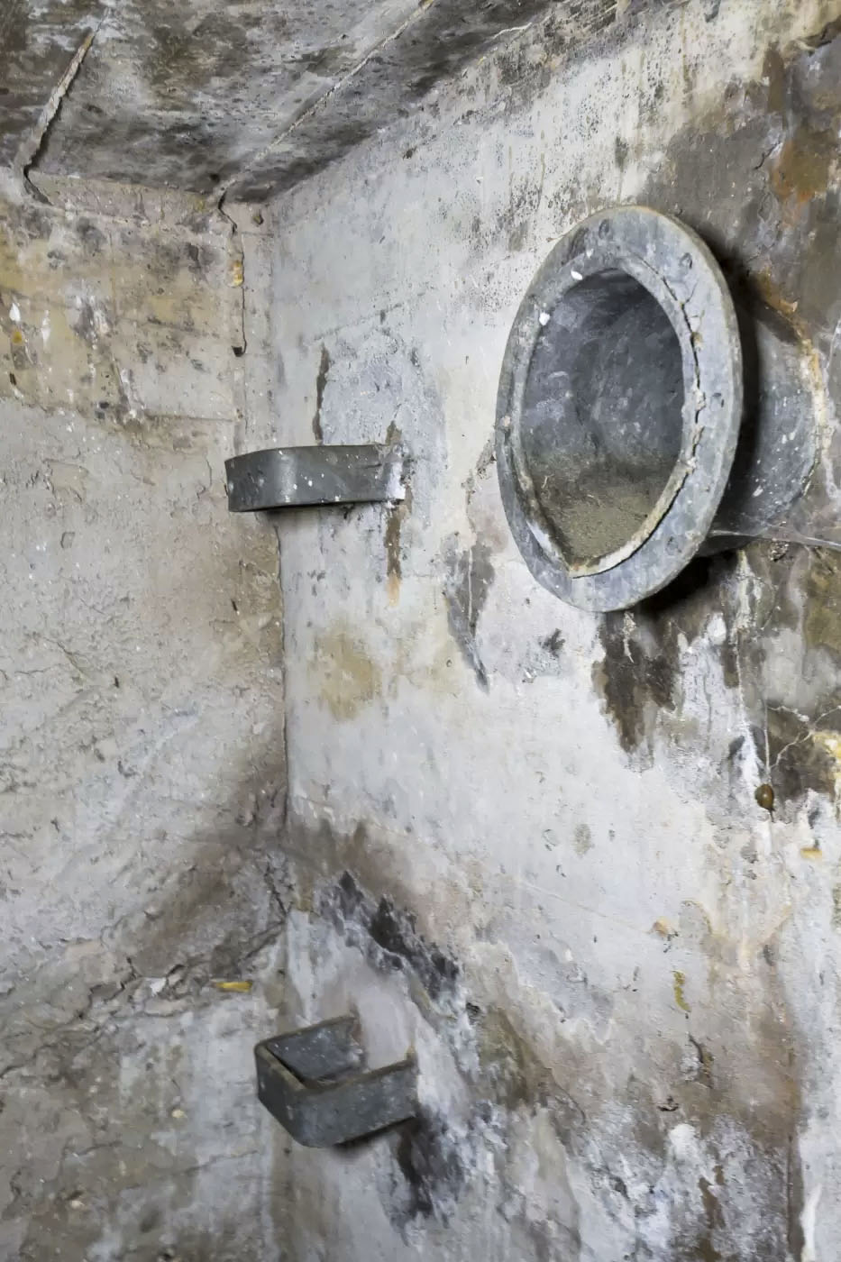 Ligne Maginot - DACHSECK 1 - (Blockhaus pour canon) - Supports du ventilateur et gaine de ventilation - Ludovic KNAPP