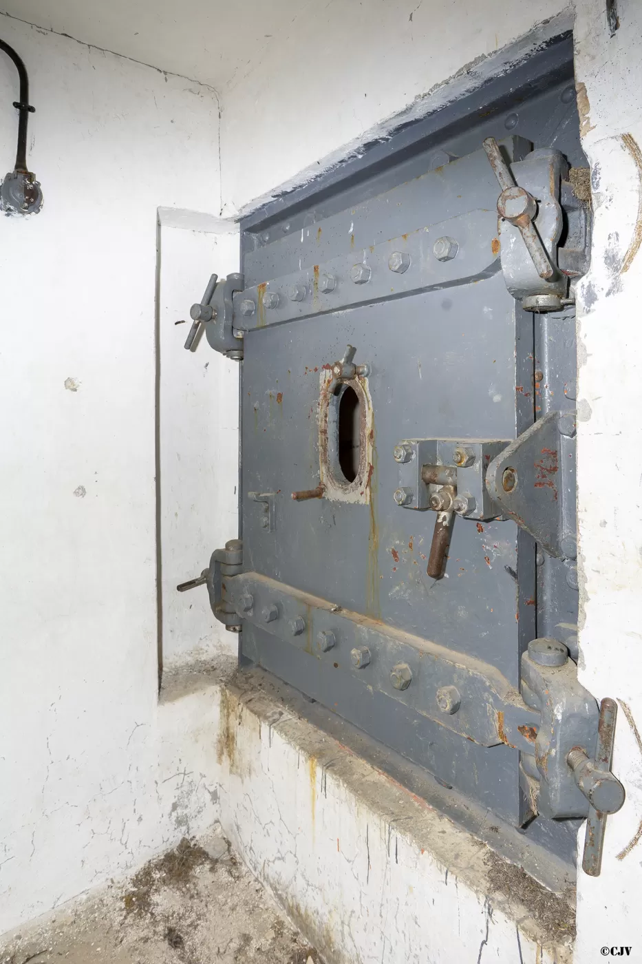 Ligne Maginot - SAPEY - (Ouvrage d'artillerie) - Bloc 4
L'issue de secours - Lia VERMEULEN