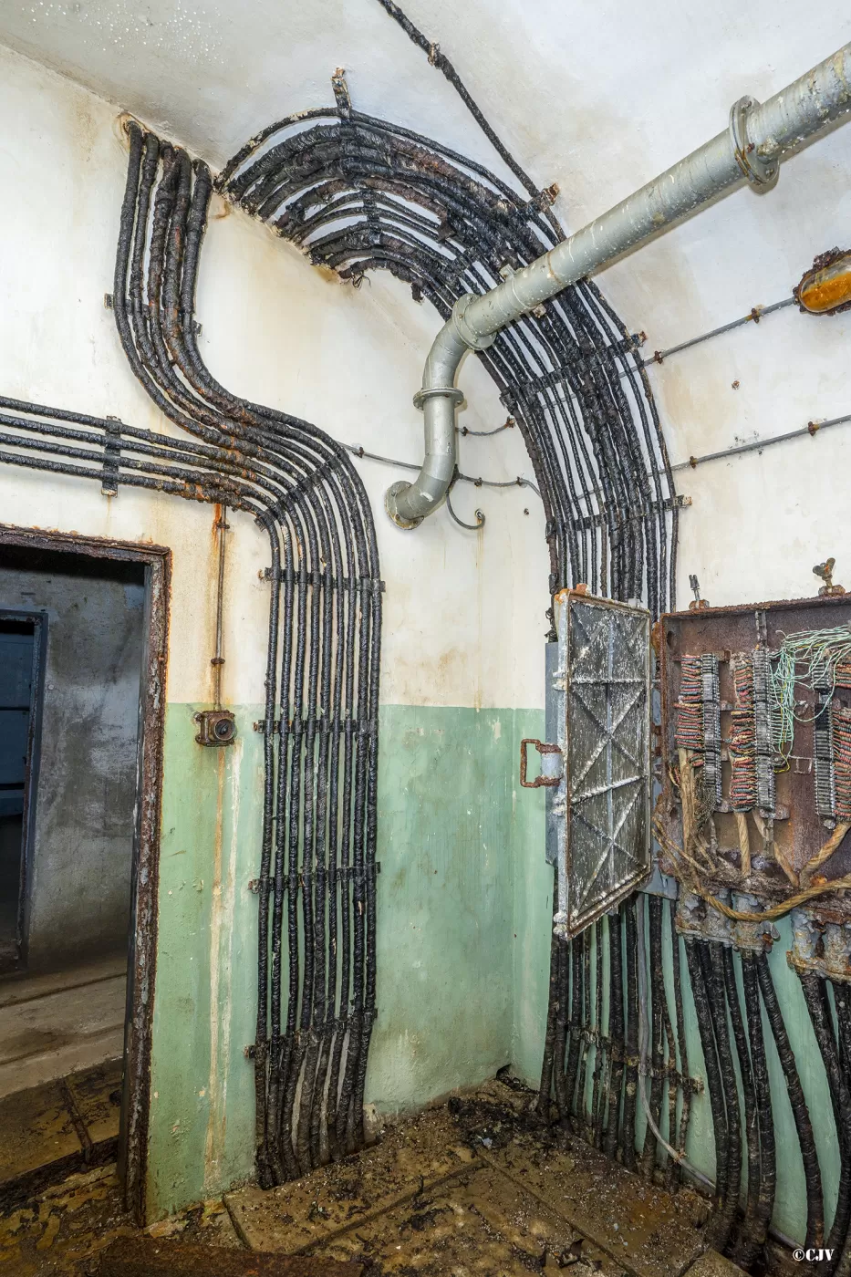 Ligne Maginot - SAPEY - (Ouvrage d'artillerie) - Le central téléphonique de l'ouvrage - Lia VERMEULEN