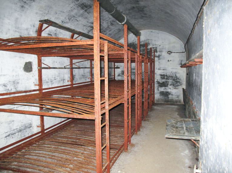Ligne Maginot - SAPEY - (Ouvrage d'artillerie) - Chambrée pour la troupe