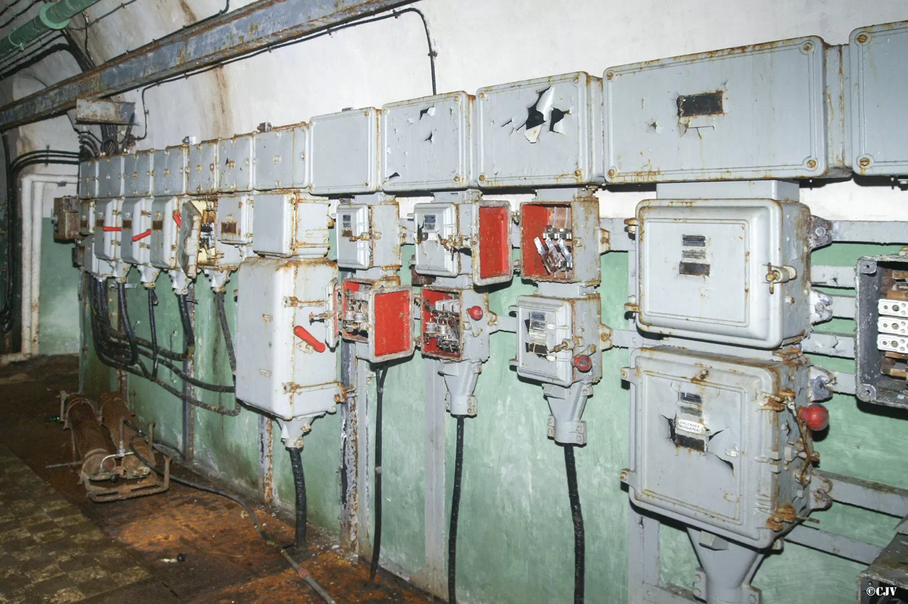 Ligne Maginot - SAPEY - (Ouvrage d'artillerie) - Usine électrique - Lia VERMEULEN