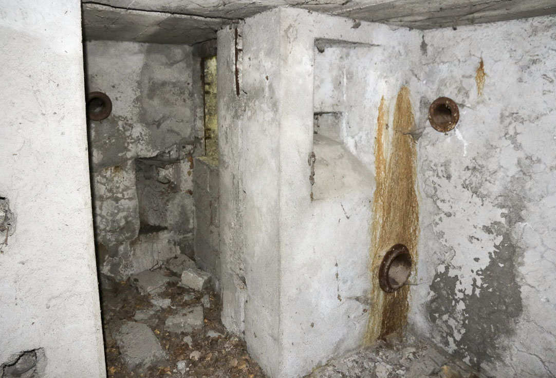 Ligne Maginot - B11 - PAS DE LA PORTE CENTRE - SA-6 - (Blockhaus pour arme infanterie) - Entrée
 - Alain Perouffe