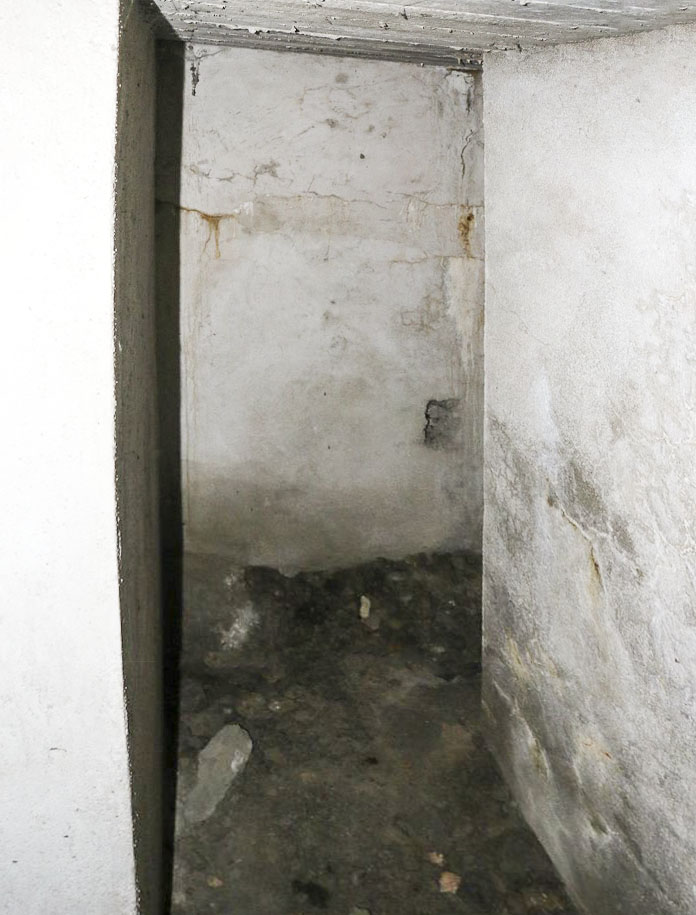 Ligne Maginot - B11 - PAS DE LA PORTE CENTRE - SA-6 - (Blockhaus pour arme infanterie) - Etage inférieur

 - Alain Perouffe