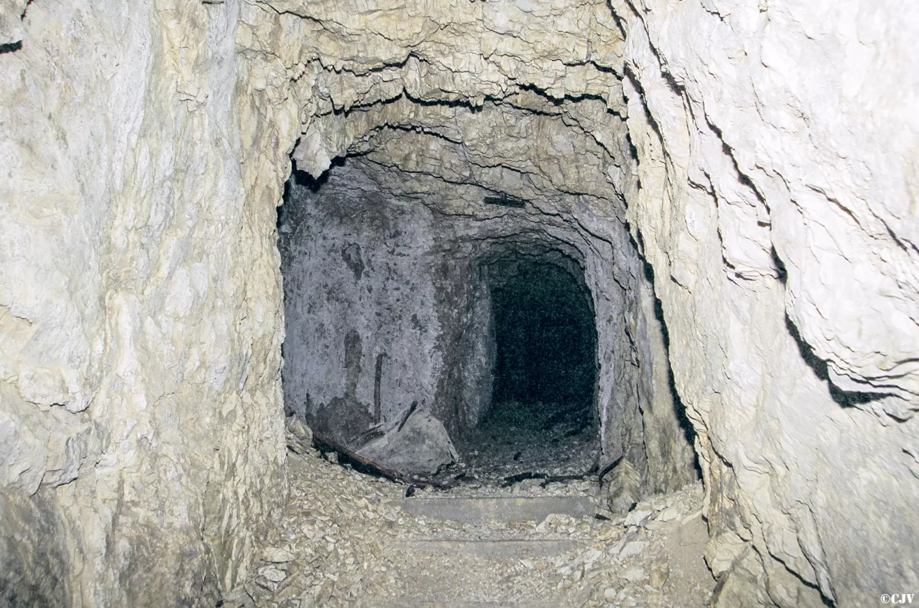 Ligne Maginot - LES ROCHILLES - (Ouvrage d'infanterie) - Galerie au niveau du bloc 1 - Lia VERMEULEN