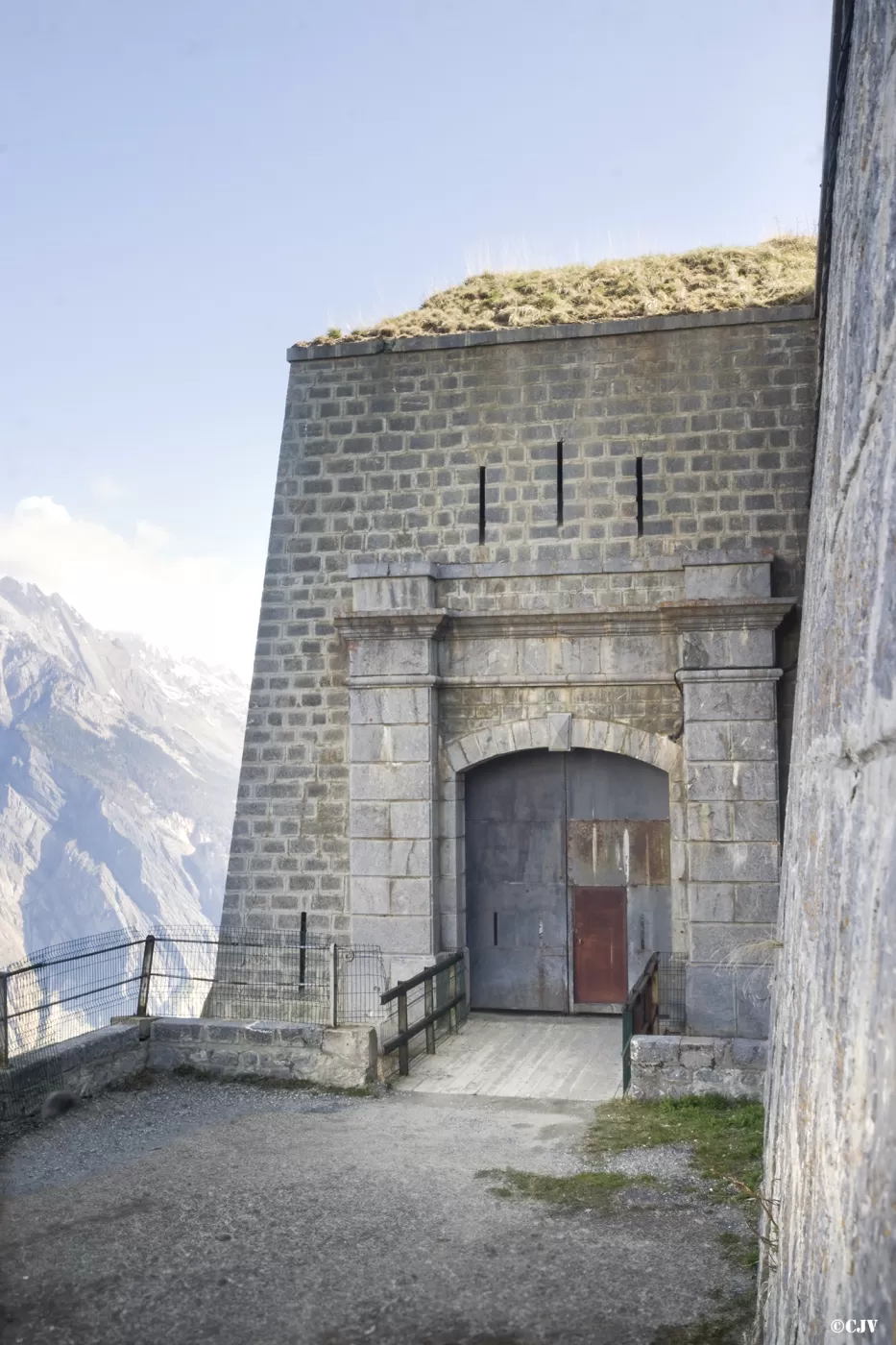 Ligne Maginot - TELEGRAPHE - BERWICK - (Position d'artillerie préparée) - L'entrée du fort - Lia VERMEULEN